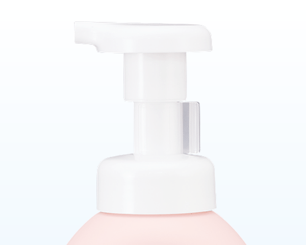 Благодаря удобному дозатору мыть руки легко и приятно.