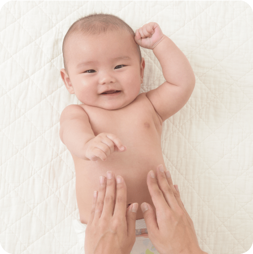 Увлажняйте кожу малыша сразу после купания.